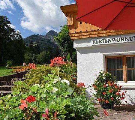 Haus Frainer Apartment Wald am Arlberg Exterior photo