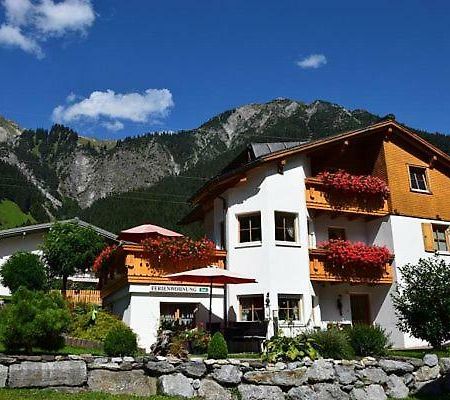 Haus Frainer Apartment Wald am Arlberg Exterior photo